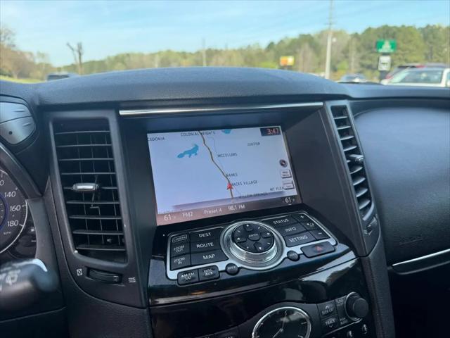 2017 INFINITI QX70 Standard