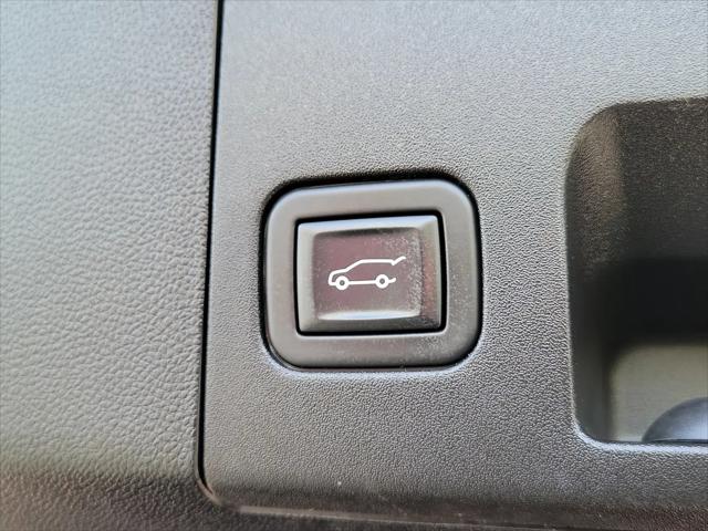 2023 Cadillac XT4 FWD Premium Luxury