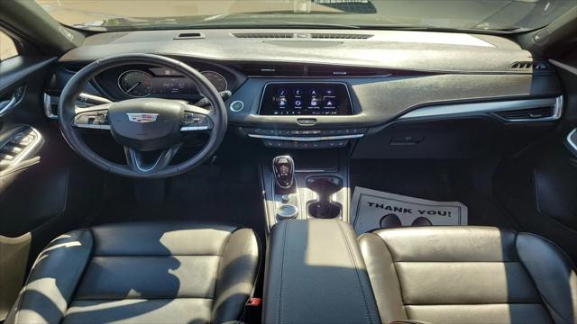 2023 Cadillac XT4 FWD Premium Luxury