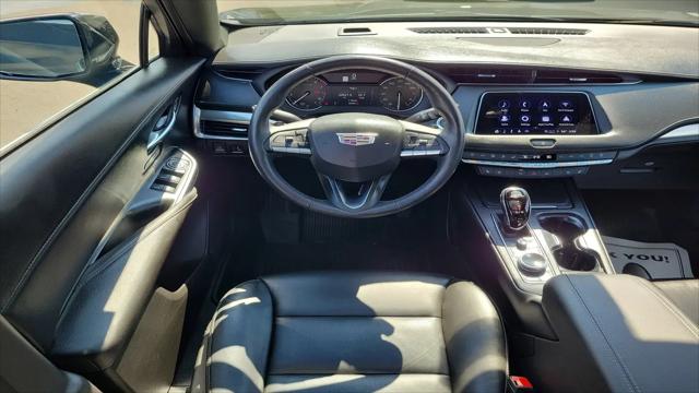 2023 Cadillac XT4 FWD Premium Luxury