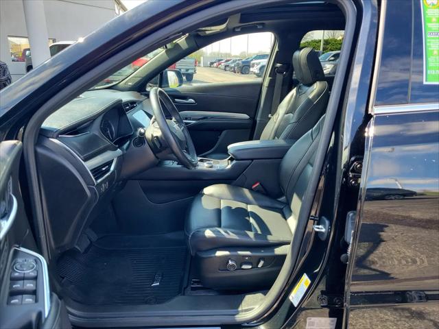 2023 Cadillac XT4 FWD Premium Luxury