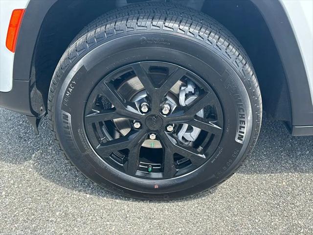 2025 Jeep Grand Cherokee Altitude 4x4