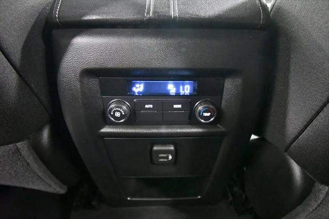 2023 Chevrolet Traverse AWD LT Cloth