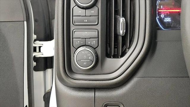 2023 Chevrolet Silverado 2500HD 4WD Crew Cab Standard Bed Custom
