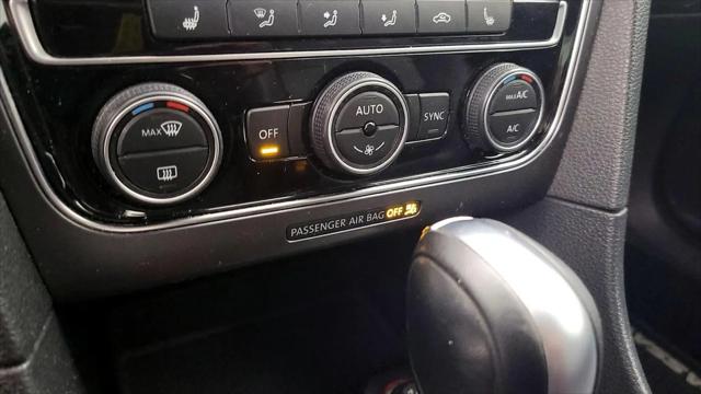 2017 Volkswagen Passat 1.8T R-Line