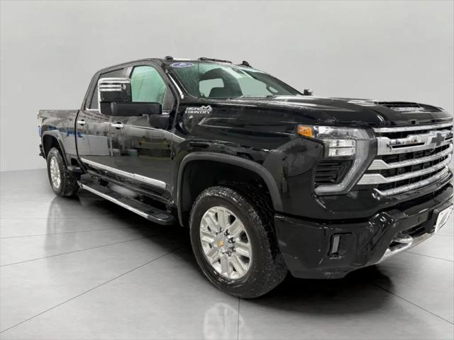 2025 Chevrolet Silverado 3500HD 4WD Crew Cab Standard Bed High Country for sale in Neenah, WI