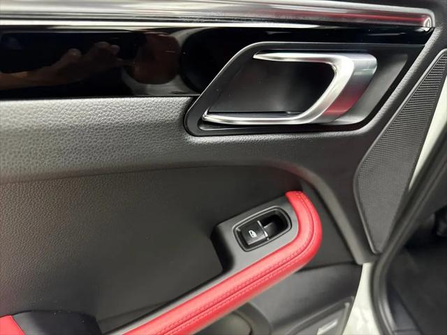 2024 Porsche Macan Macan