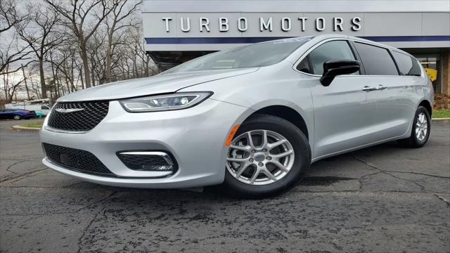 2024 Chrysler Pacifica Touring L for sale in Taylor, MI