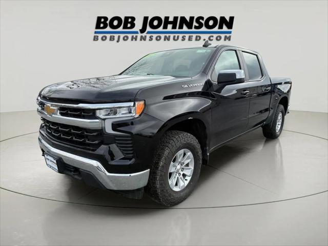 2023 Chevrolet Silverado 1500 4WD Crew Cab Standard Bed LT