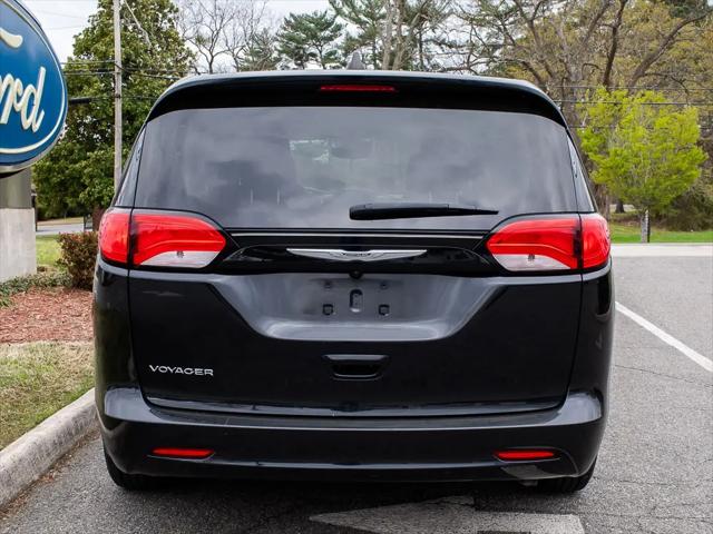 2023 Chrysler Voyager LX