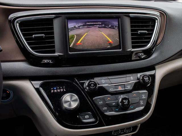 2023 Chrysler Voyager LX