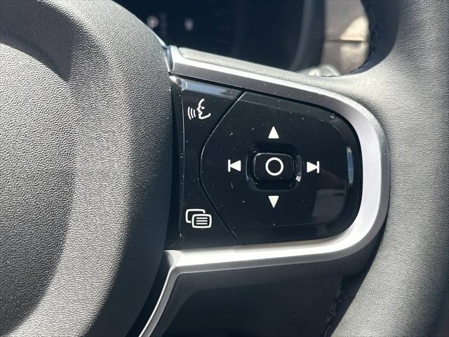 2026 Volvo XC90 Plus, B6 AWD Gas (mild hybrid), Gasoline, Bright, 7 Seats