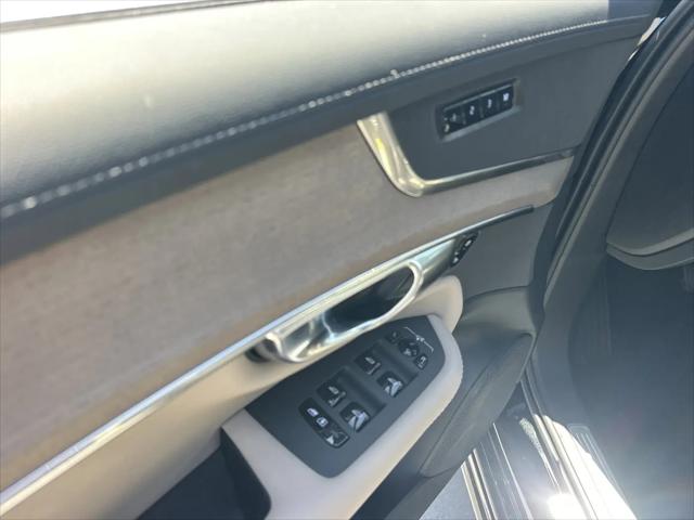 2026 Volvo XC90 Plus, B6 AWD Gas (mild hybrid), Gasoline, Bright, 7 Seats