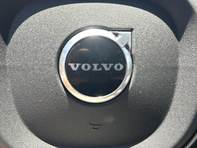 2026 Volvo XC90 Plus, B6 AWD Gas (mild hybrid), Gasoline, Bright, 7 Seats