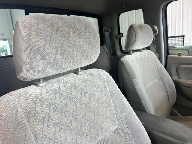 2004 Toyota Tacoma Base V6