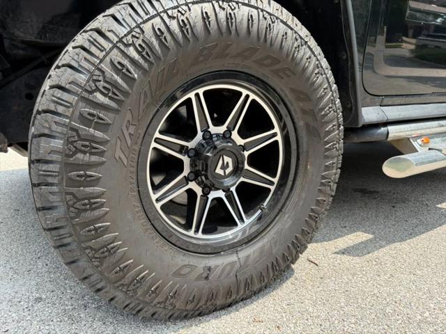 2004 HUMMER H2 Base