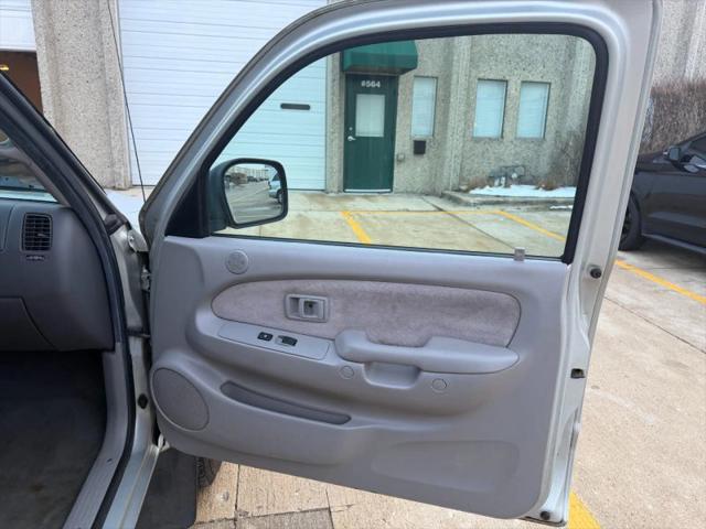 2004 Toyota Tacoma Base V6