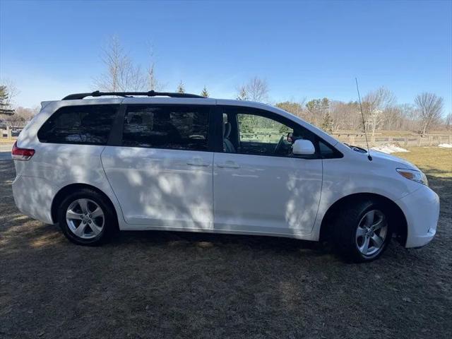 2012 Toyota Sienna LE V6 8 Passenger
