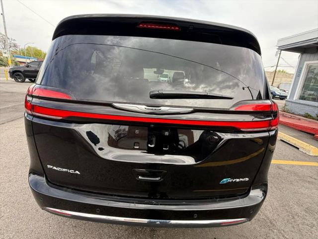 2024 Chrysler Pacifica Hybrid Select