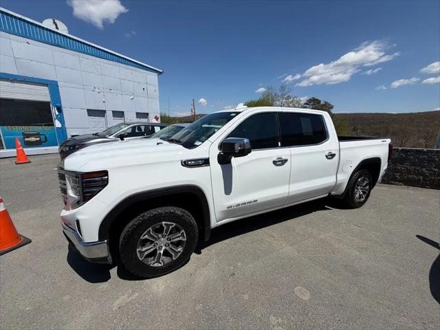 2025 GMC Sierra 1500 4WD Crew Cab Short Box SLT
