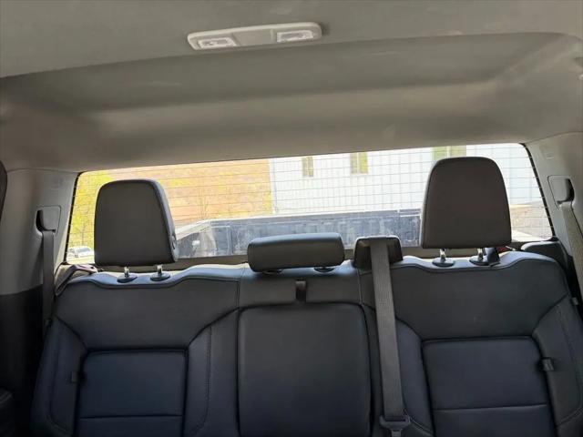2025 GMC Sierra 1500 4WD Crew Cab Short Box SLT