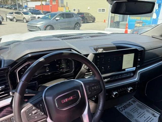 2025 GMC Sierra 1500 4WD Crew Cab Short Box SLT