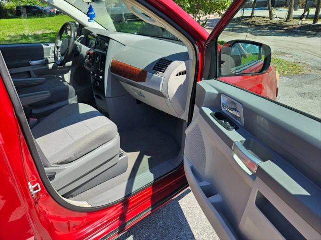 2008 Chrysler Town & Country Touring