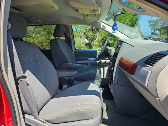 2008 Chrysler Town & Country Touring