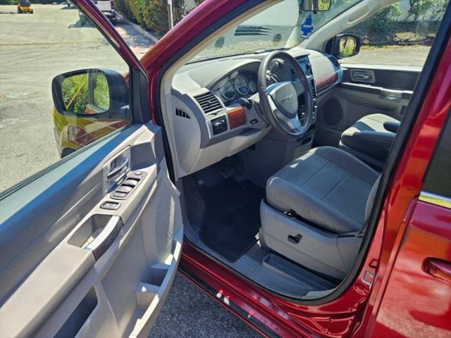 2008 Chrysler Town & Country Touring
