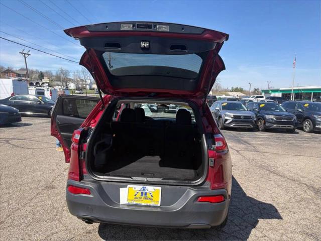 2016 Jeep Cherokee Sport