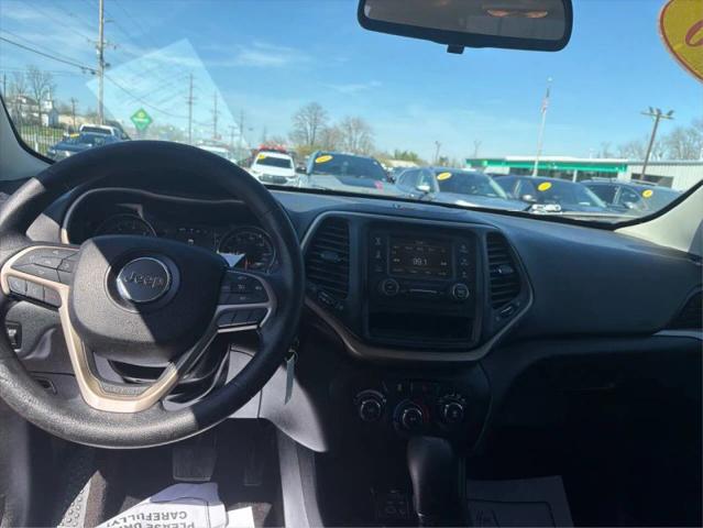 2016 Jeep Cherokee Sport