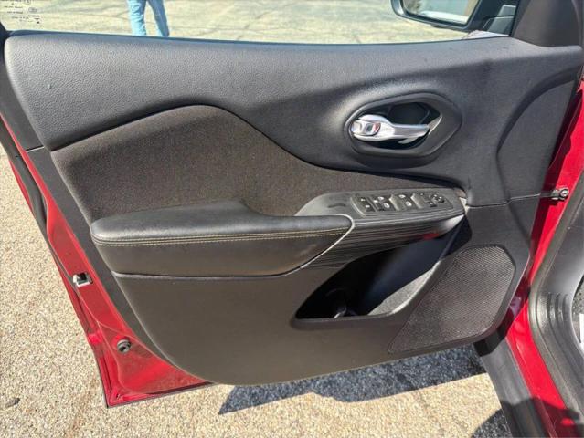 2016 Jeep Cherokee Sport