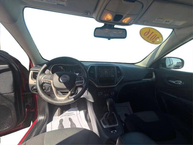 2016 Jeep Cherokee Sport