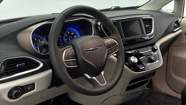 2024 Chrysler Voyager LX