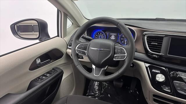 2024 Chrysler Voyager LX