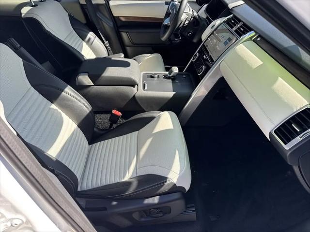 2025 Land Rover Discovery P300 S