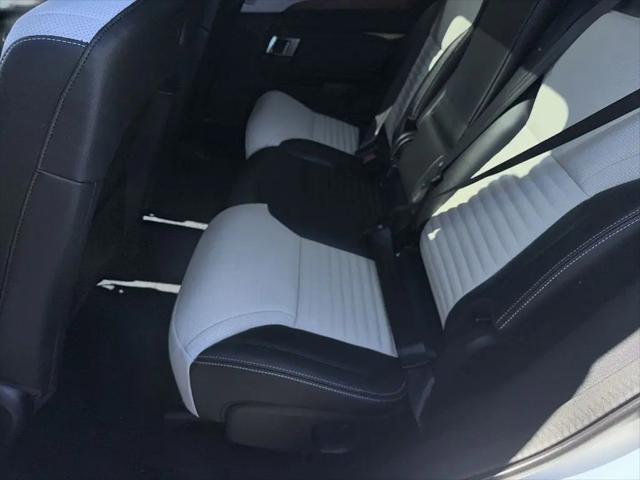 2025 Land Rover Discovery P300 S