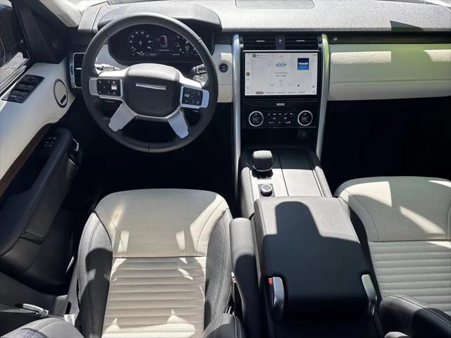 2025 Land Rover Discovery P300 S