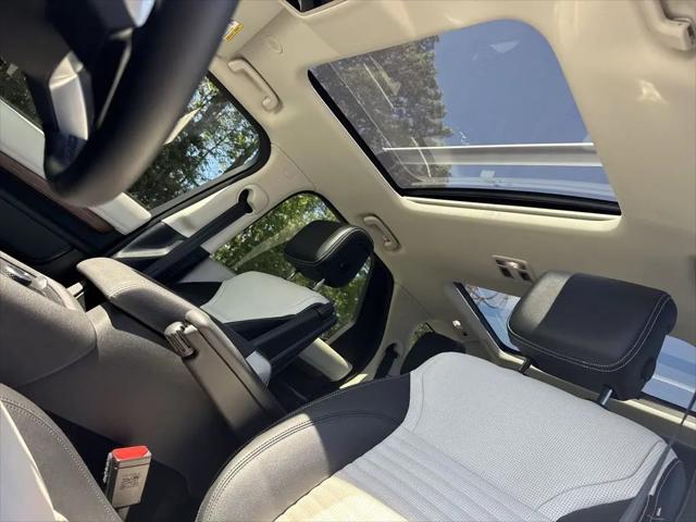 2025 Land Rover Discovery P300 S