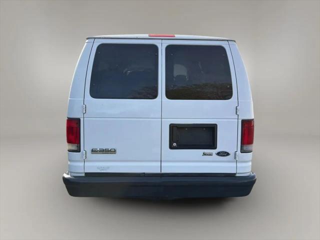 2009 Ford E-350 Super Duty Commercial