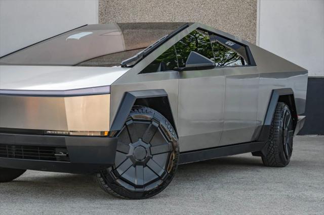 2024 Tesla Cybertruck Cyberbeast