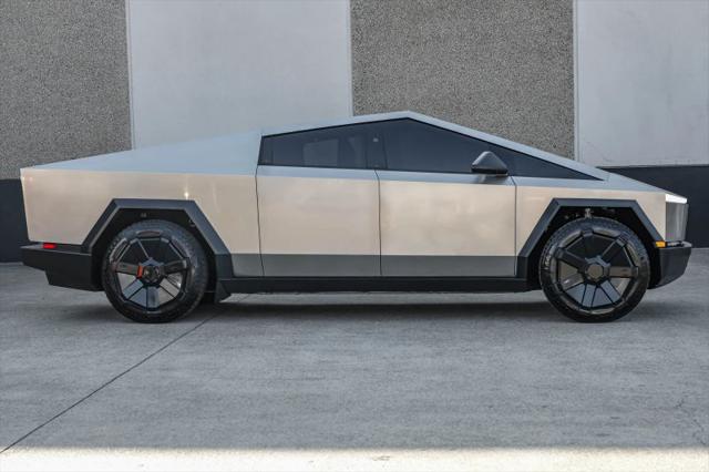 2024 Tesla Cybertruck Cyberbeast