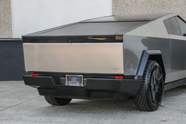 2024 Tesla Cybertruck Cyberbeast