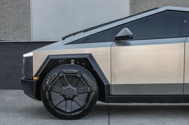 2024 Tesla Cybertruck Cyberbeast