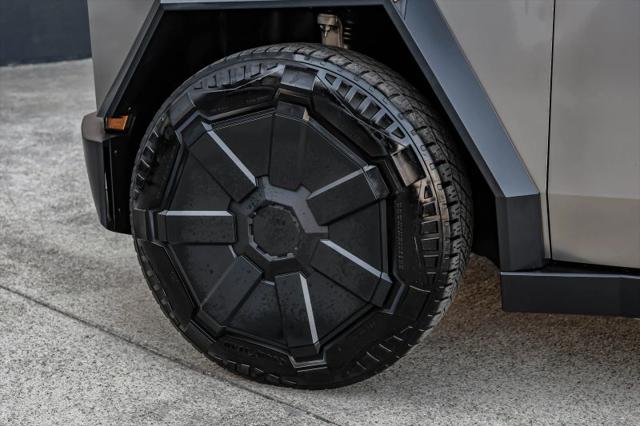 2024 Tesla Cybertruck Cyberbeast