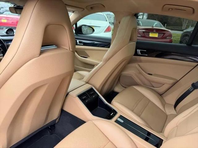 2018 Porsche Panamera 4