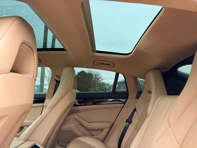 2018 Porsche Panamera 4