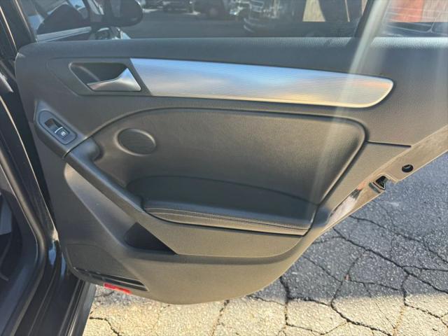 2013 Volkswagen Golf R 4-Door