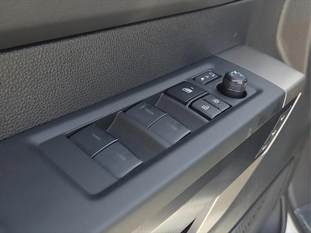 2026 Toyota Tundra Platinum Hybrid CrewMax 5.5' Bed