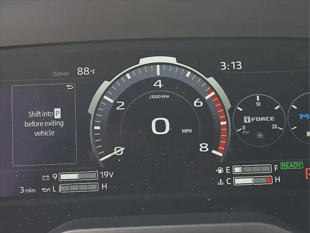 2026 Toyota Tundra Platinum Hybrid CrewMax 5.5' Bed